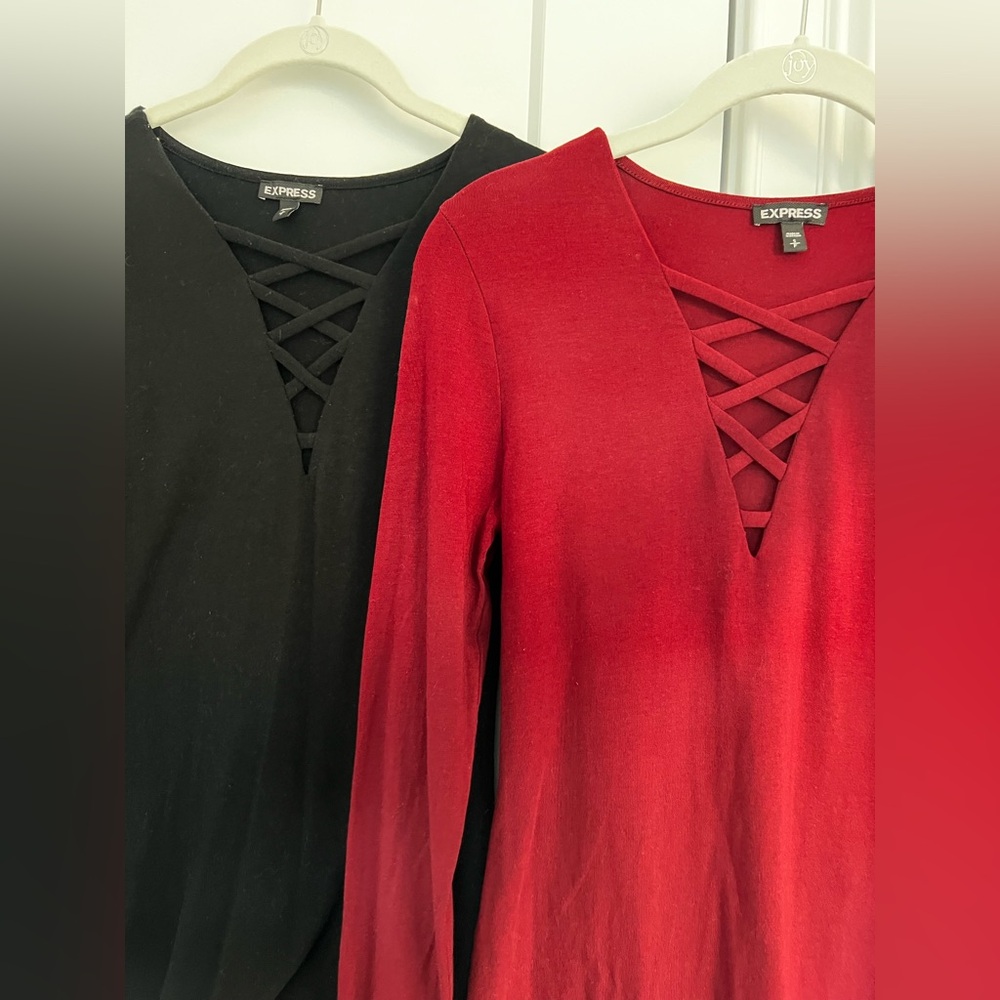 Express V-Neck Tops in Dark Red and Black Size Small (Lot of 2)